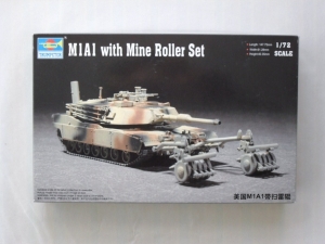 TRUMPETER 1/72 07278 M1A1 WITH MINE ROLLER